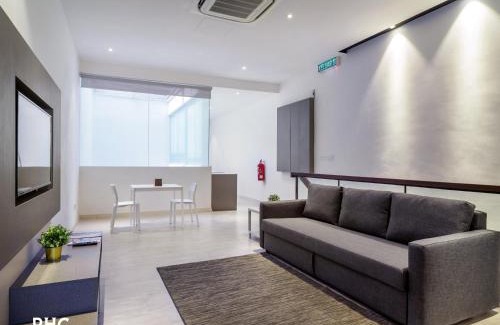 Downtown George Town Hotel | Hutton Suite Hotel Managed by The Ascott Limited