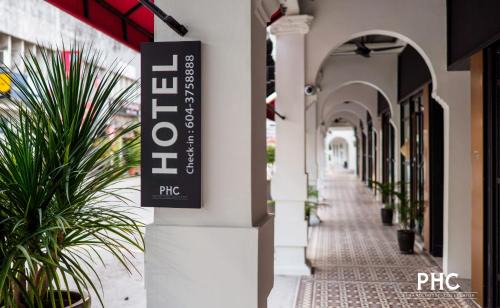 Downtown George Town Hotel | Hutton Suite Hotel Managed by The Ascott Limited