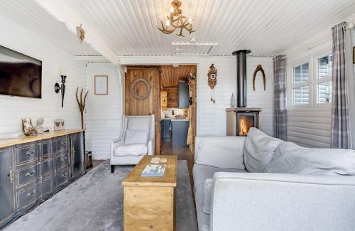 Henshaw Casa | Hygge Cabin