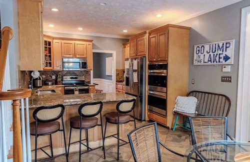 Hope Mills Casa | Labrador LakeHouse I Billiards & Bar I Pool I Kayak I WOW-Kitchen I Fire Pit