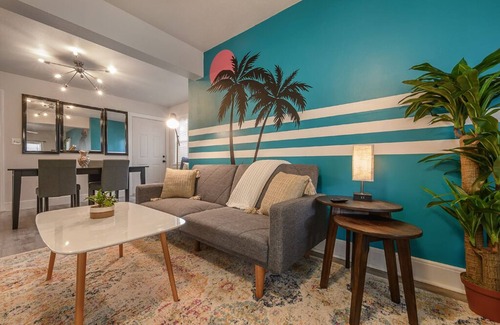 Kenwood Apartamento | I HeART the Burg - 2BR Apt|St Pete|Central Ave