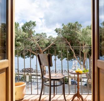 Santa Marina Salina Casa | Iancura - B&B di design a Salina