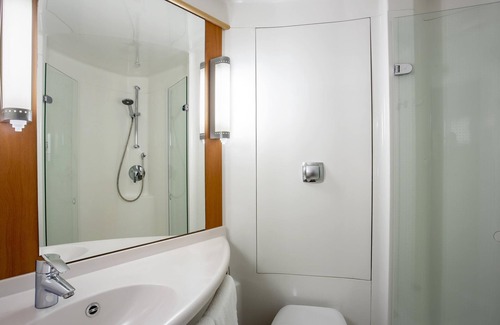 Belfast City Centre Hotel | ibis Belfast Queens Quarter