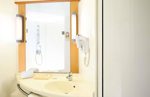 Bangalore City Center Hotel | ibis Bengaluru City Centre Hotel