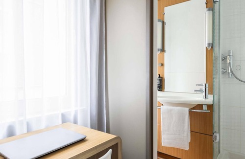 Dansaert Hotel | ibis Brussels City Centre