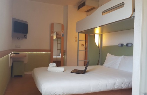 Leeds Hotel | ibis budget Leeds Centre Crown Point Road