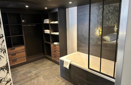 Saint-Ouen Hotel | ibis Paris Nord Porte de Saint Ouen