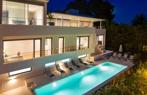 Puig Manya Villa | Ibiza Town Modern Villa Sleeps 10
