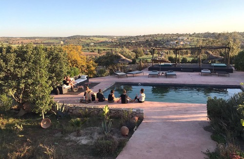 Essaouira Villa | Ibiza villa en el campo de Essaouira. Diseño moderno para relajarse y divertirse.