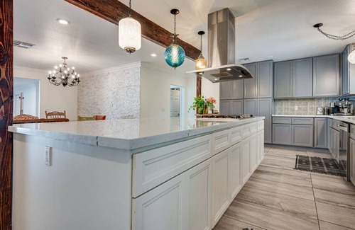 Las Vegas Villa | Iconic Luxe Entertainment Villa: Heated Pool Sauna