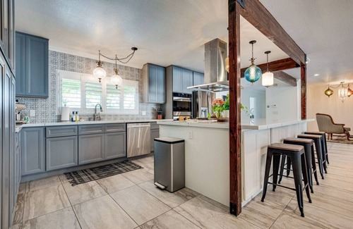 Las Vegas Villa | Iconic Luxe Entertainment Villa: Heated Pool Sauna