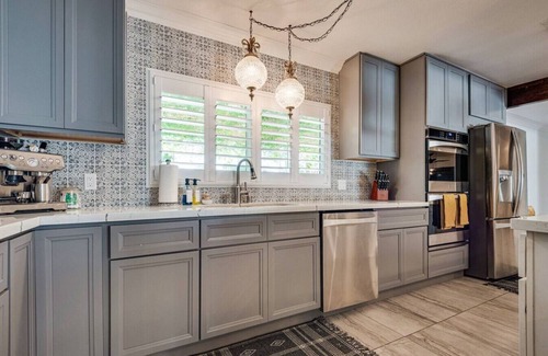 Las Vegas Villa | Iconic Luxe Entertainment Villa: Heated Pool Sauna