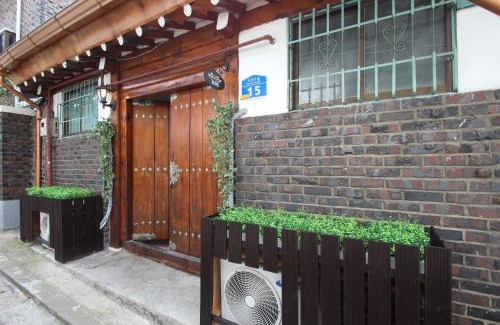 Daeheung-dong Casa | ICOS Guesthouse 1 - Female Only