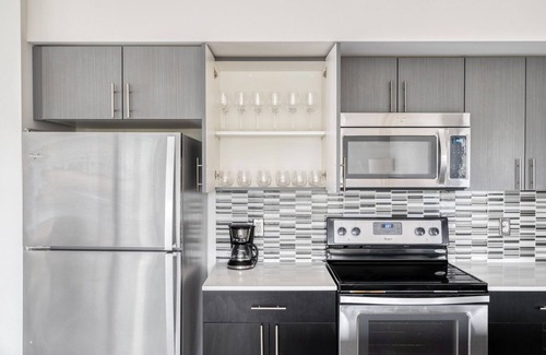 Northeast Bellevue Apartamento | Ideal Bellevue 2BR w/ BBQ, Gym & W/D, walkable area, by Blueground