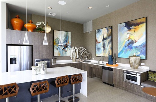 West End Apartamento | Ideal Downtown 1BR w/ Gym, W/D, Pool, walk to 6th St bars, by Blueground