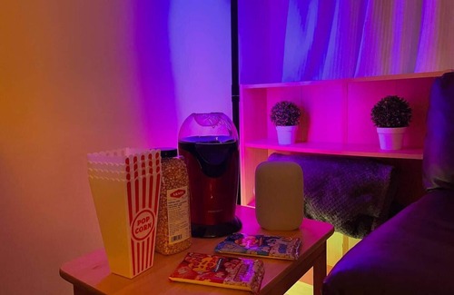 Newcastle-upon-Tyne Casa | Ideal for Contractors & Families by Hnfc Stays