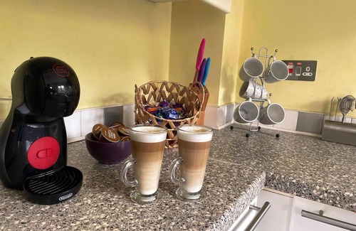 Newcastle-upon-Tyne Casa | Ideal for Contractors & Families by Hnfc Stays