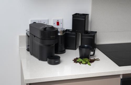 Central Milton Keynes Apartamento | Ideal for Corporate and Business stays with Free Parking Above MK Train Station