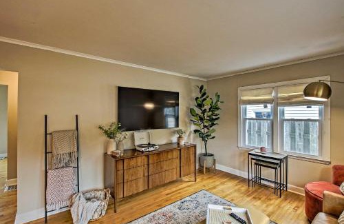 Allouez Casa | Ideal Green Bay Home Less Than 3 Mi to Lambeau Field!