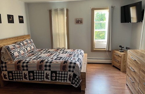 Lawrenceville Otro | Ideal Hunter, ATV Rider or Hiker Base Camp. Super quiet on 10 acres. Great WiFi.