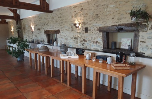 Vigeois Casa | Ideal location for meetings and receptions, sleeps 40