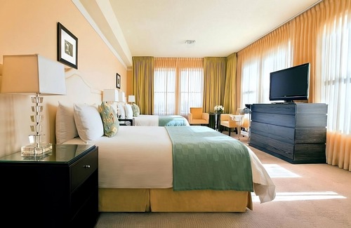Goose Hollow Hotel | Ideal Mix of Comfort and Value! Near Providence Park! Pets are Allowed!
