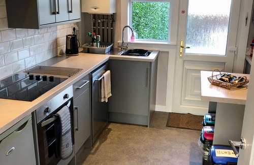 Dunfermline Casa | Ideal Road Trip Dunfermline Home - Free Parking