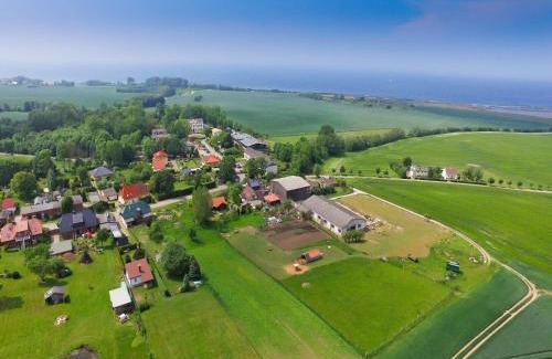 Kaegsdorf Apartamento | Idyllic Apartment in Bastorf with Balcony