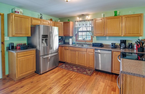 Saint Helens Cabina | Idyllic Beattyville Cabin Rental w/ Stunning Views