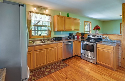 Saint Helens Cabina | Idyllic Beattyville Cabin Rental w/ Stunning Views