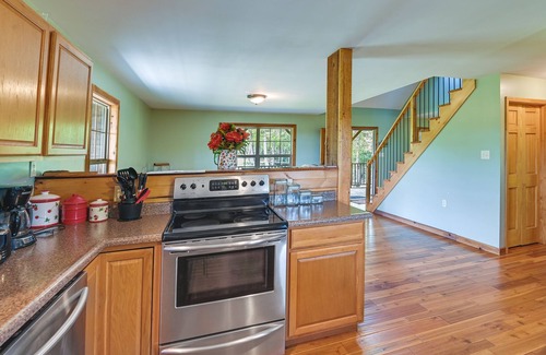 Saint Helens Cabina | Idyllic Beattyville Cabin Rental w/ Stunning Views