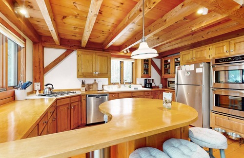 Wilmington Casa | Idyllic lodge on 16-acres with fire pit & amazing views of Mt Snow- near skiing