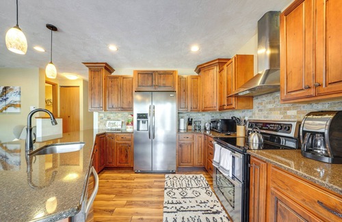 Hidden Valley Condominio | Idyllic Somerset Condo: Ski, Hike & Relax!