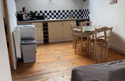 Ernes Apartamento | Ifs Appartment for persons with seasonal pool and jacuzzi