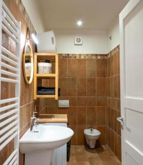 Cervognano Montenero Apartamento | Il Girasole apartment with Panoramic Views