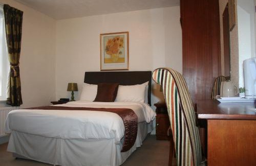 Southend-on-Sea Casa | Ilfracombe House Hotel - near Cliffs Pavilion