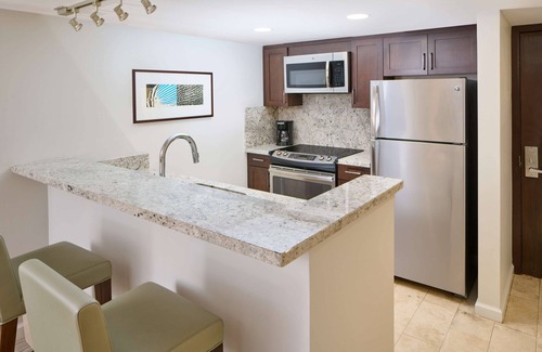 Waikiki Hotel | Ilikai Hotel & Luxury Suites