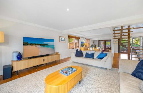 Camden Head Casa | Illalangi - views, pool, walk to beach