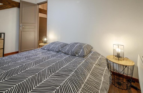 Etampes Apartamento | iLOC Appartement Étampes, Place Saint Gilles