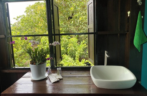 Saraphi Cabaña | Imagine Wooden House nice breath of nature's touch.