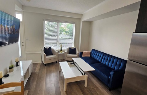 Earlscourt Casa | Immaculate 2 bedroom townhouse available in Toronto!