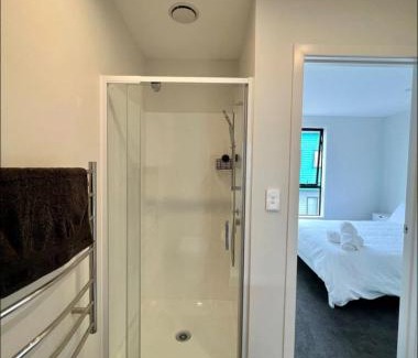 Auckland Apartamento | Immaculate - 2 Bedroom Townhouse close to Fruitvale train station