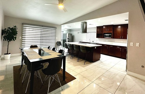Canyon Gate Casa | Immaculate 3 Bedroom Home With Pool!