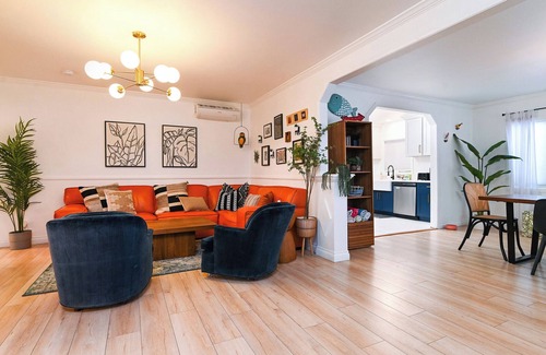 Alamitos Beach Casa | Immaculate 3BDR Bungalow | 5-Min Walk to Beach!