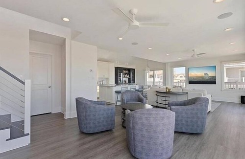 Dennisville Casa | Immaculately Renovated Beachfront Townhome with Incredible Views!