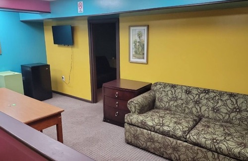 Hato Rey Central Casa | Immense Space for Up To 50+ Guests