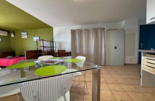 Sainte-Clotilde Apartamento | Immense StuDio 51 jusqu'à 4 personnes avec vue mer