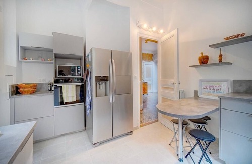 California - Pezou Villa | IMMOGROOM - Villa in the city center with terrace- garden