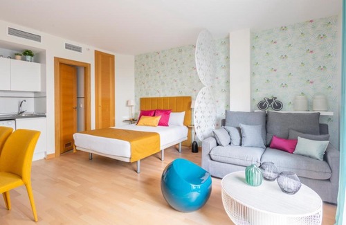 El Molinillo Apartamento | Impecable estudio con Terraza, Un sueño!