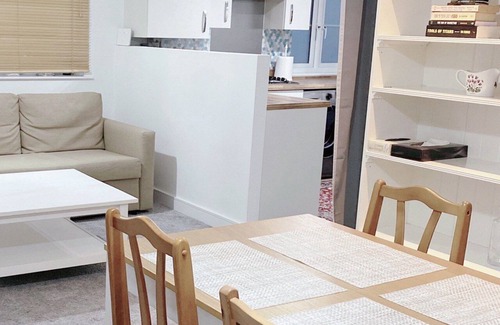 Bicester Casa | Impeccable 2 Bedroom House in Bicester